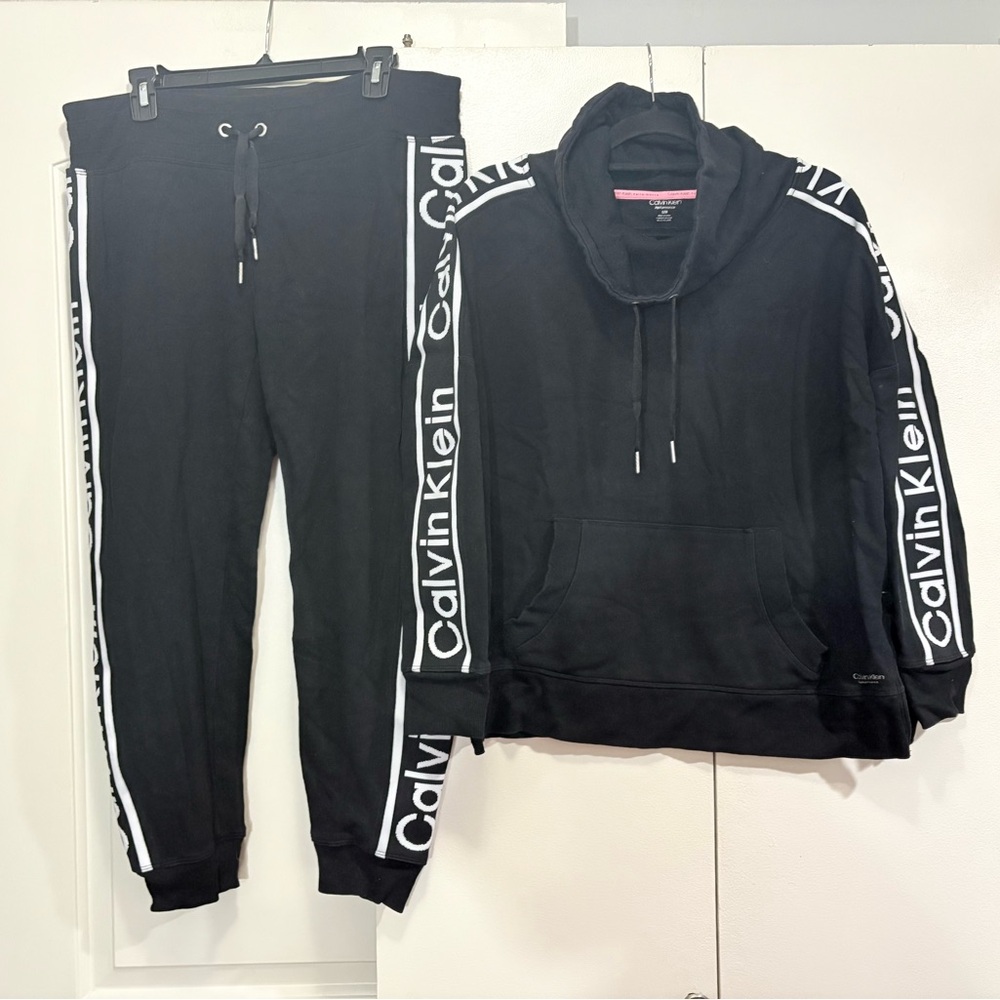 Calvin Klein Black Performance Jacket - Picture 4 of 10